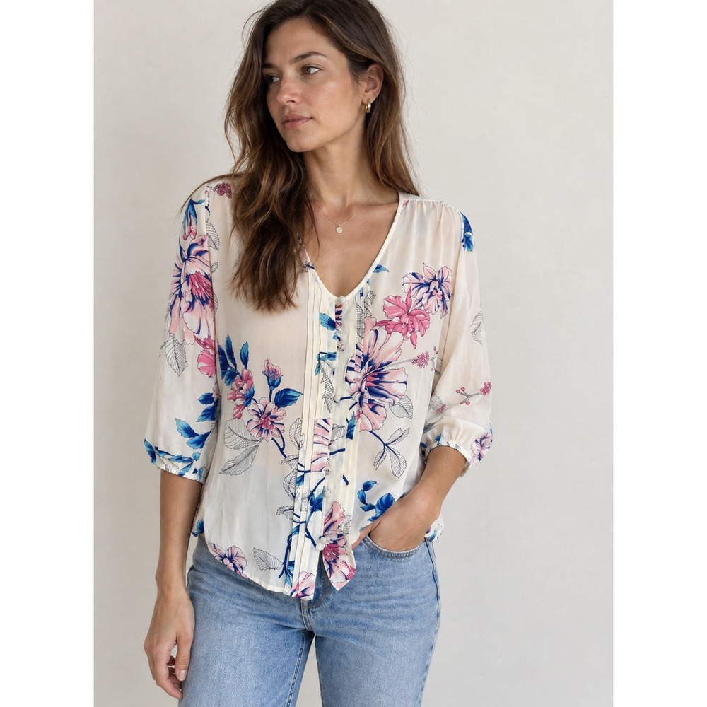 Yumi Kim 100% Silk Floral Blouse Size S Ivory V Neck Button Front Cottagecore